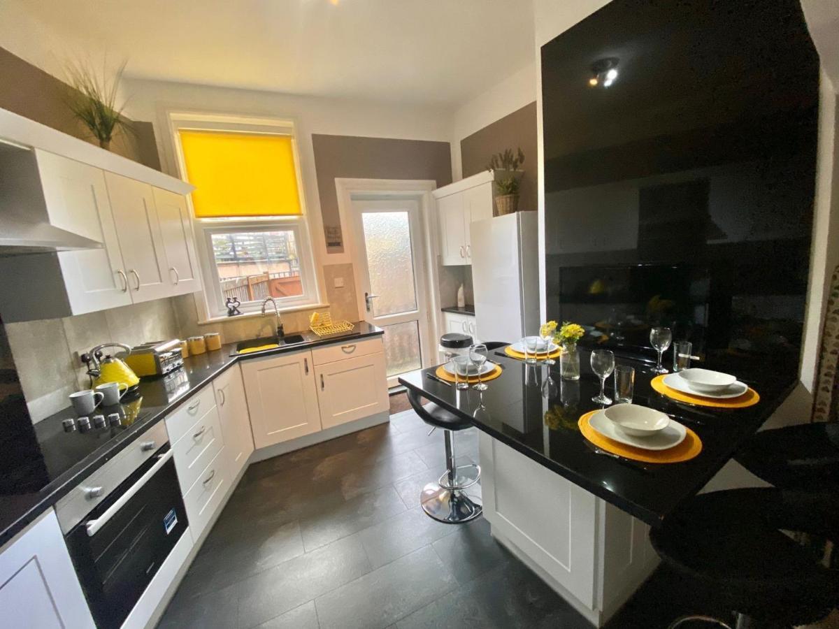 Blackpool Abode - The Buttercup Suite Exterior photo